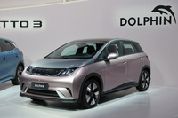 海にインスピレーションを得たデザインが特徴の「ドルフィン」。