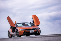 BMW i8ロードスター（4WD/6AT）【試乗記】