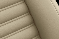 「ザ・ビートル デザインマイスター」にオプション設定される「ベージュレザー」。