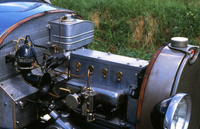 エットーレは、できれば四角いピストンを作りたいほどだと述べたくらい、四角い外観のエンジンにこだわった。これは1500cc 4気筒モデルのエンジン。