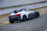 今回試乗したのは、今のところ世界に2台しかないという「ブレードグライダー」の1台。もう1台は、リオデジャネイロのオリンピック・パーク内に常設展示されているという。