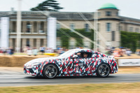「トヨタ・スープラ」の試作車は、グッドウッド・フェスティバル・オブ・スピードで実際に走行を披露した。