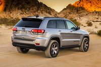 ラギッドな仕立ての「ジープ・グランドチェロキー」限定発売の画像