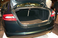 トランクルーム容量は500リッター。後席背もたれは6：4分割化等式で、トランクスルーが可能。