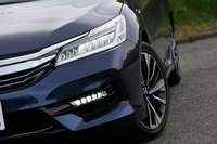 ホンダ・アコード ハイブリッドEX