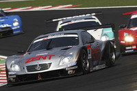 GT500クラスで優勝したNo.38 ZENT CERUMO SC430(立川祐路/リチャード・ライアン組）