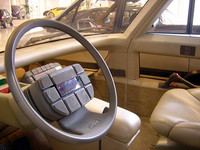 「イタルデザイン・カプスラ」（1982年）。メーターをステアリングコラムの中に包括してしまう画期的アイデア。