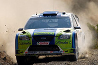 2000＆2002年のチャンピオン、グロンホルムは2位。「フォーカスWRC06」のポテンシャルは高いものの、宿敵ロウブを追い詰める前にミスが出てしまうことが多い。