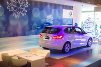 六本木にBMWのクリスマスカフェがオープンの画像