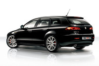 アルファ159スポーツワゴン 3.2 JTS Q4 Qトロニック「TI」。ベースモデルから30kg軽量化された。