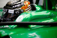 小林可夢偉のバーレーンGPは、18番グリッドから2ストップで15位完走。レース終盤は燃費を抑えた走行に切り替えざるを得ず、前を走る14位パストール・マルドナドには25秒もの差をつけられてしまった。結果は後ろから3番目だが最善は尽くした。（Photo=Caterham）
    