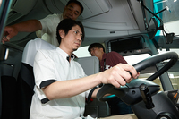 筆者もドライバーモニターのデモンストレーションを体験した。