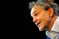 BMWのデザインでは、常に「動き」を表現しようとしています、と語るホーイドンク氏。