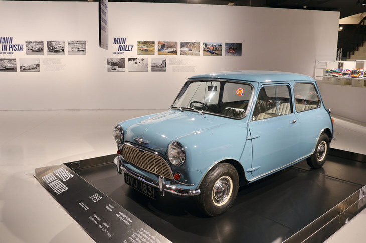 英国勢のF1躍進と時を同じくして登場したモデルとして展示された1959年「モーリス・ミニ マイナー」。