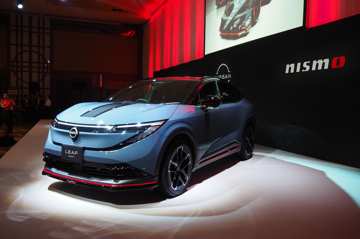 新型「リーフNISMO」は3グレートで展開される。価格は、「リーフB5 NISMO」が660万1100円、「リーフB7 NISMO」が695万2000円、「リーフB7 NISMO RECARO装着車」が722万7000円。