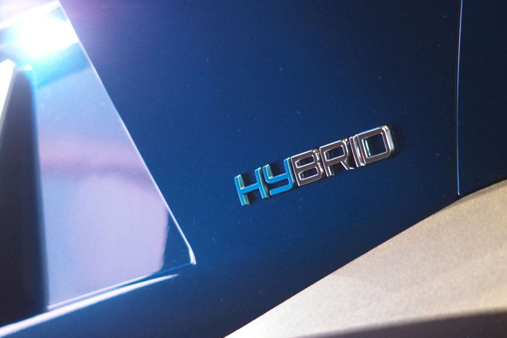 プジョー408 GTハイブリッド（リアのエンブレム）