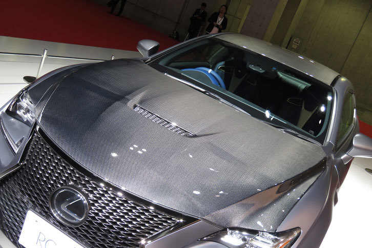 “F”シリーズの誕生10周年を祝う「レクサスRC F」の特別仕様車（エクステリア）。