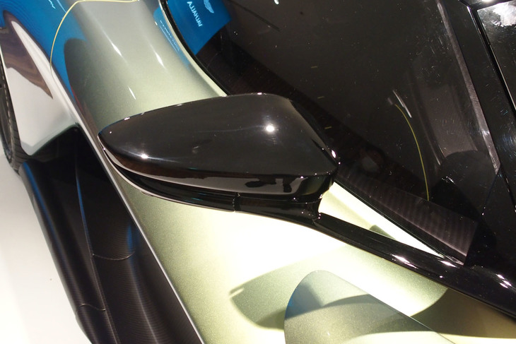 アストンマーティン・ヴァルハラ（ドアミラー）