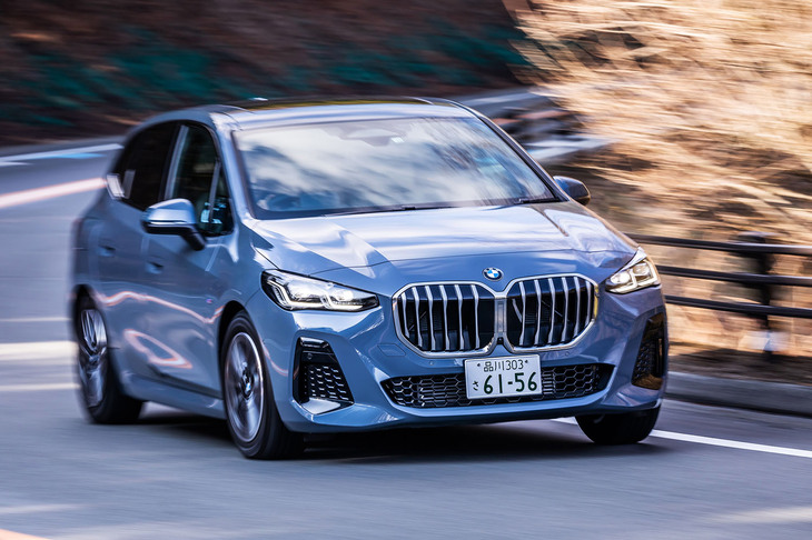 BMWとMINIが共有する横置きFFレイアウトのプラットフォーム「UKL2／FAAR」を採用。この車台は「X1」や「1シリーズ」など、BMWのFF系モデル全車に使用される。