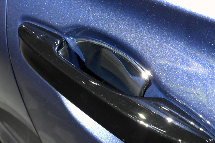 ホンダCR-V e：HEV RSブラックエディション ホンダアクセス用品装着車（ドアハンドルプロテクションカバー）