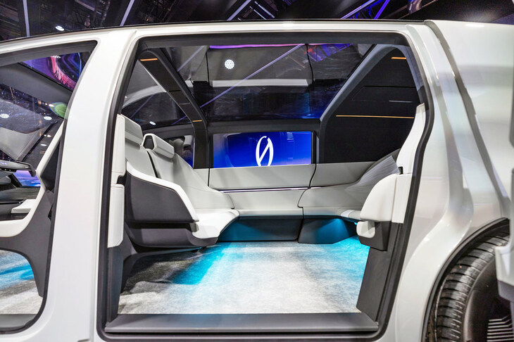 広々とした車内空間と見晴らしのよさも「スペース ハブ」の特徴。ホンダいわく「人々に“暮らしの拡張”を提供するモビリティー」とのことだ。