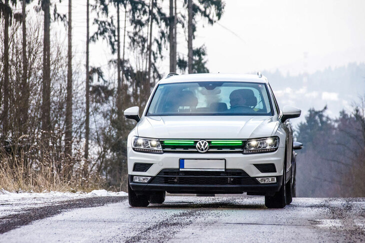 灯火の色には、現行の保安基準を最も容易にパスできると思われる、グリーンが選ばれている。（photo: BIRVp / Lumaco Innovations）