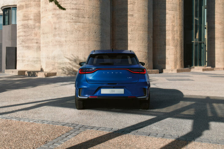 レクサスLBXプロトタイプ（リア）