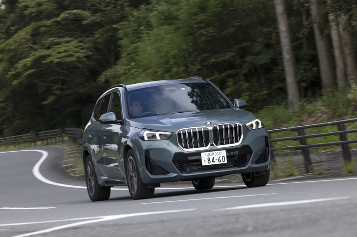 2リッターディーゼルターボのB47型ユニットは150PS/4000rpmの最高出力と360N・m/1500-2500rpmの最大トルクを発生。マイルドハイブリッドの恩恵もあってとにかくパワフルだ。