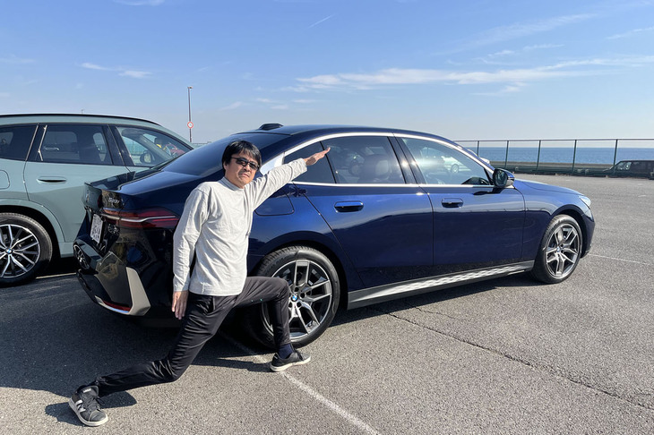 新型「5シリーズ」のCピラーからリアエンドにつながるラインを見て、つい“ジャパン”と呼ばれた5代目「日産スカイライン」を思い出してしまった。