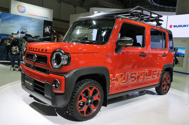 「ハスラー コンセプト」は仕様違いのモデルがブースの各所に展示されていた。