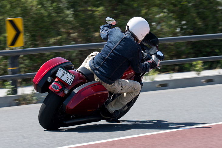 ハーレーのラインナップのなかでも、日本では1位2位の人気を誇る「ローライダーST」。乗ってみれば、それも納得のファン・トゥ・ライドだった。