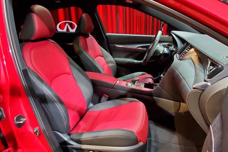 インフィニティQX55（フロントシート）