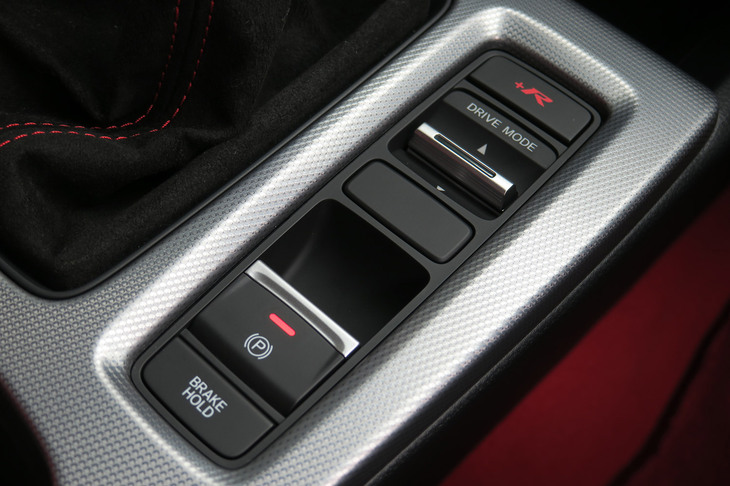 ホンダ・シビック タイプR（パーキングブレーキ＆ドライブモードセレクター）