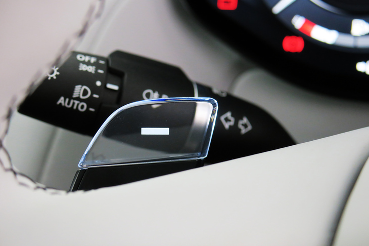 レンジローバー・スポーツSVエディションワン（シフトパドル）