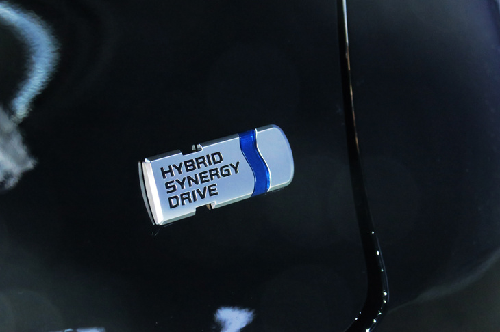 トヨタ・クラウン クロスオーバー（バッジ）