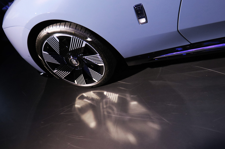 ロールス・ロイス・スペクター プロフェシー（タイヤ＆ホイール）