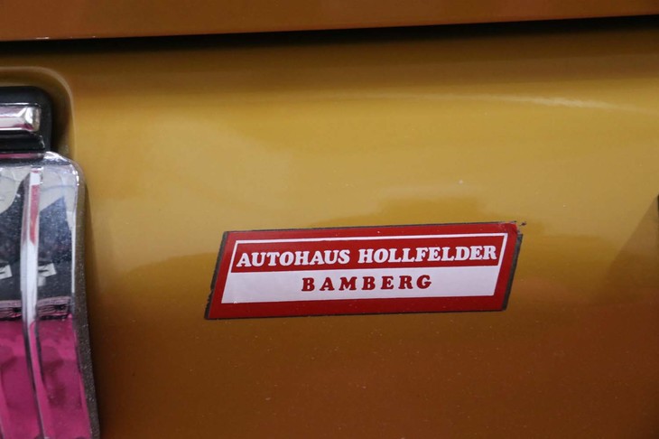 新車時代に貼られたドイツ南部バイエルン州バンベルクの販売店ステッカーが残る。