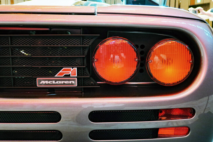 マクラーレンF1 1993年（リアエンブレム＆テールランプ）