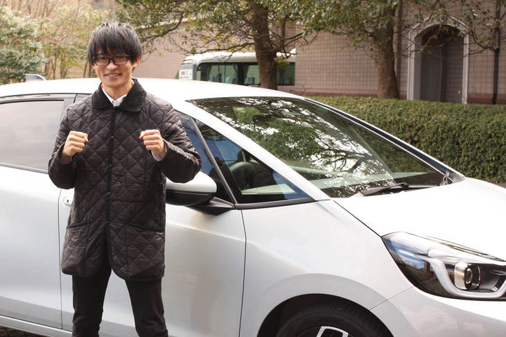 H社広報部員の若者、タカフミ氏。