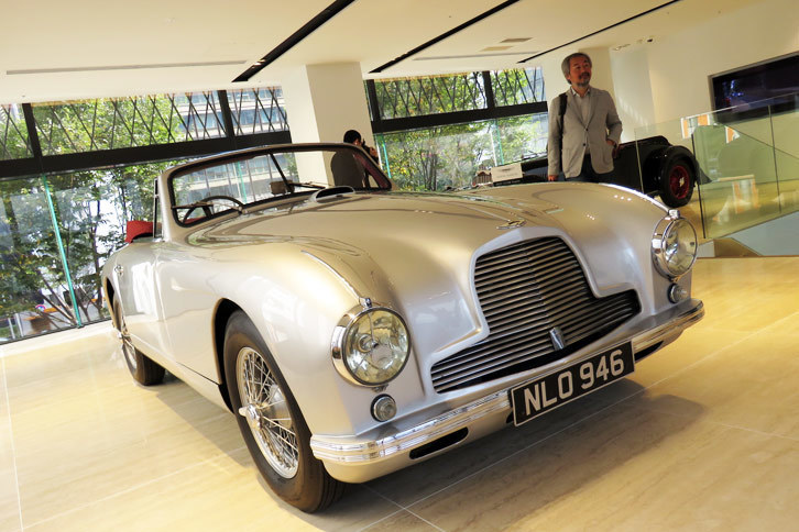 アストンマーティンDB2 DHC