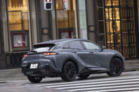 駆動用リチウムイオンバッテリーの容量は18.1kWhで、WLTCモードのEV走行換算距離は90km。