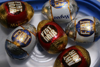 イースター（復活祭）の季節には、卵型も出回る。