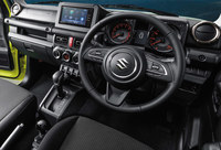 「ジムニーXC」のインストゥルメントパネルまわり。