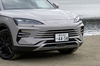 BYDの海洋シリーズ（シーライオンは英語でアシカ）に共通のオーシャンXフェイスを採用。カイヨウというよりは「カイエン」という感じも少々。