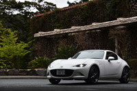 「RS」に続いては、よりラグジュアリーに仕立てられた「VS」グレードに試乗した。