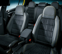 ピレリとのコラボモデル「VWゴルフGTIピレリ」登場の画像