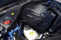 直6ターボエンジンのアウトプット（306ps、40.8kgm）はクローズドボディーの「435i」と同じ。JC08モードの燃費値（12.5km/リッター）は、435iの12.7km/リッターと少しだけ差がある。