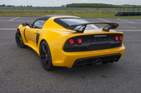 デザインも走りも刺激的なエキシージS登場の画像