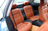 写真はベージュ内装。