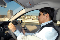 自動車ジャーナリストの金子浩久氏。